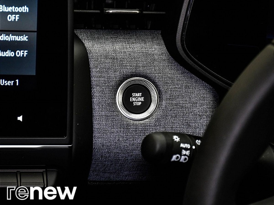 2025 Renault Clio - image 19