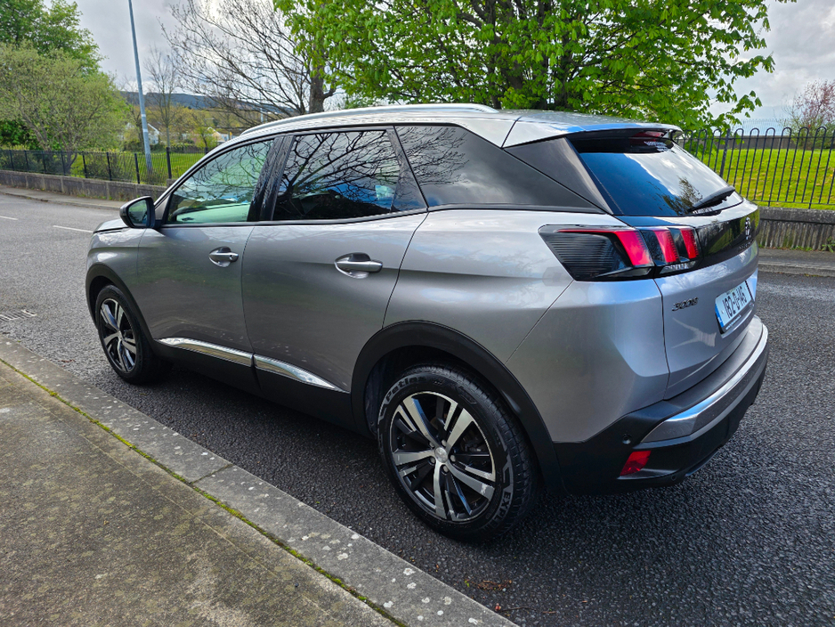 2018 Peugeot 3008 - image 5