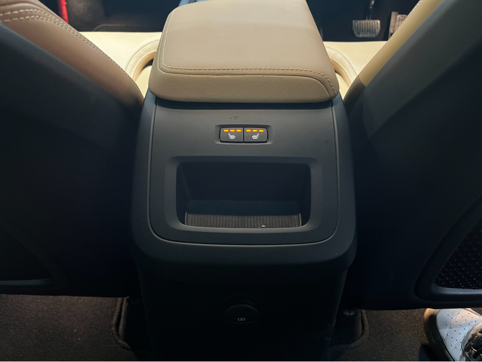 2023 Volvo XC60 - image 16