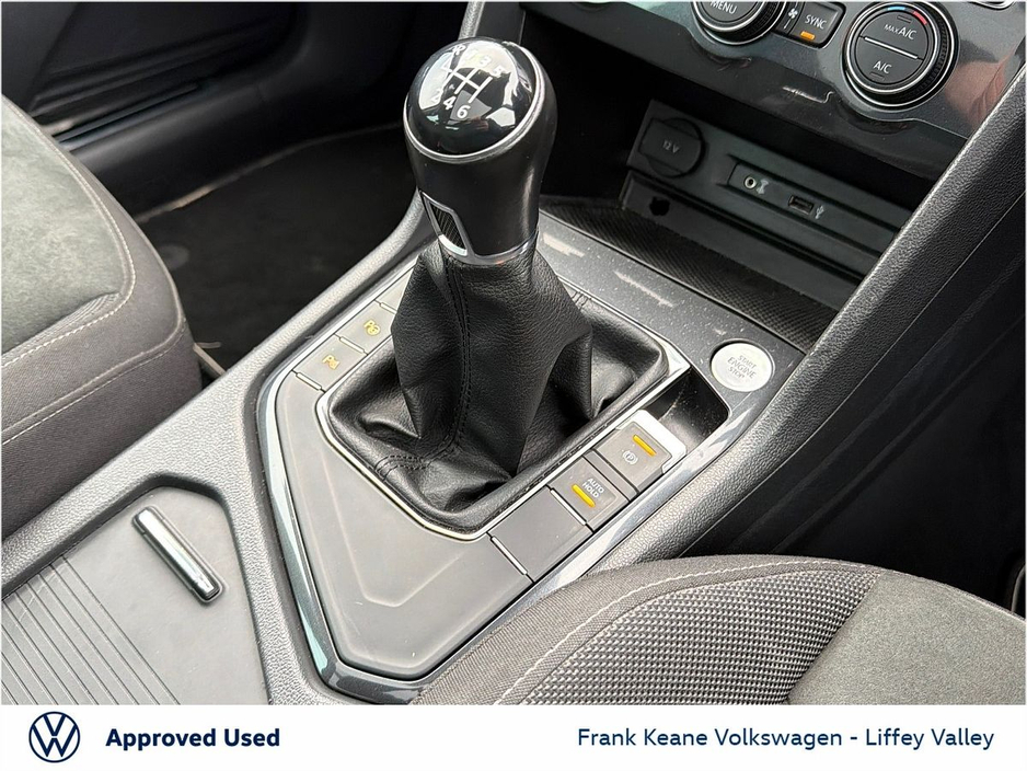 2017 Volkswagen Tiguan - image 22