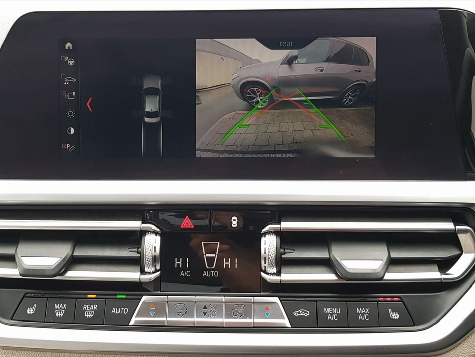 2019 BMW 3 Series - image 22