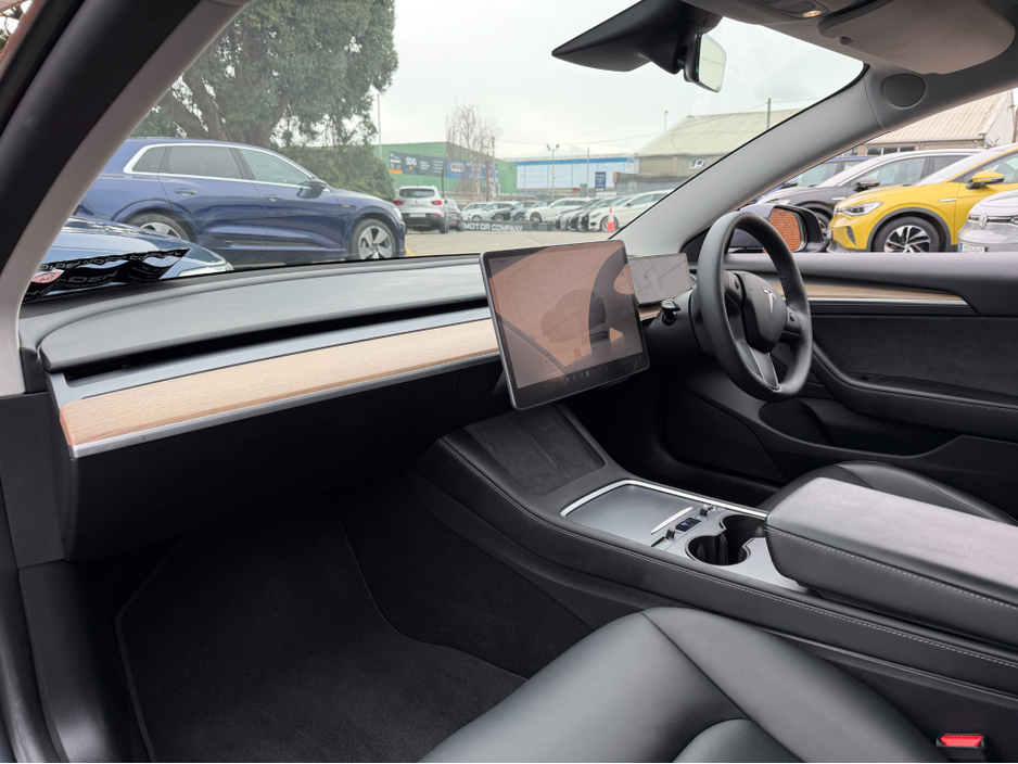 2023 Tesla Model 3 - image 27