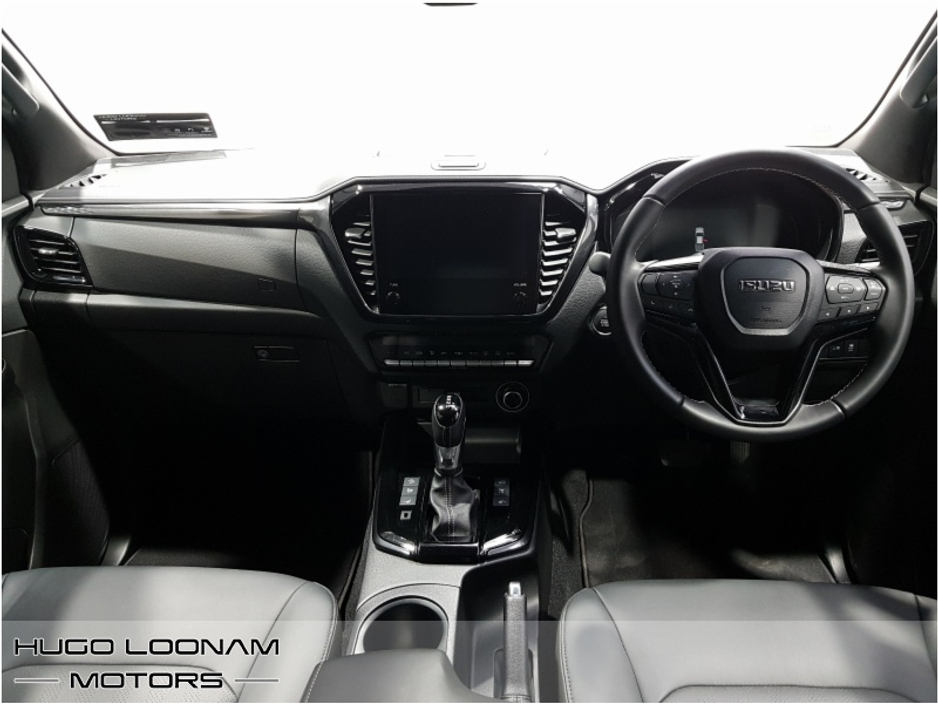 2025 Isuzu D-MAX - image 8