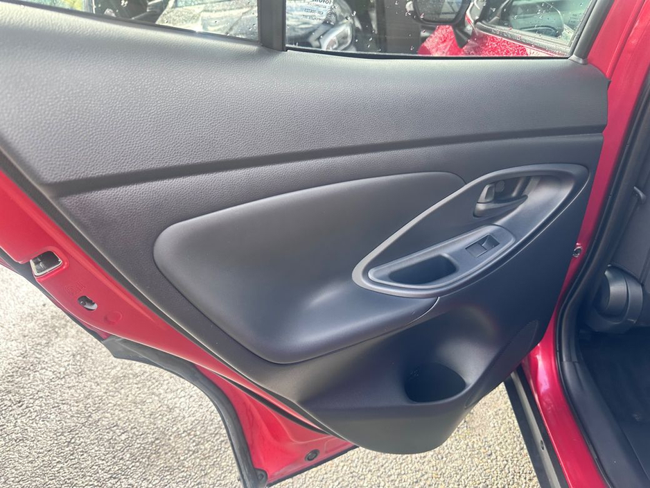 2024 Toyota Yaris Cross - image 19