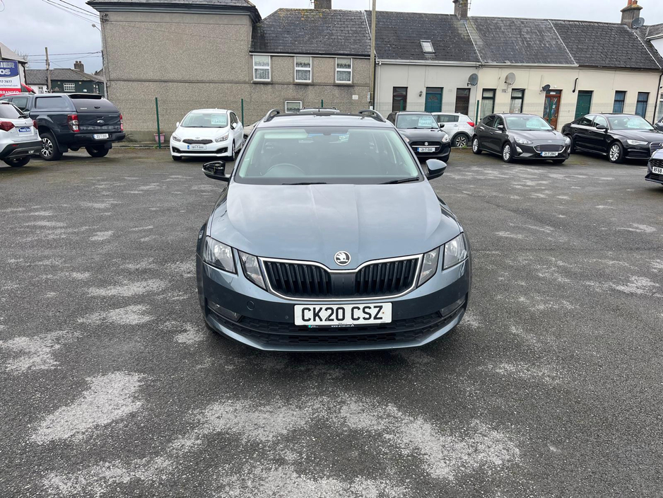 2020 Skoda Octavia - image 5