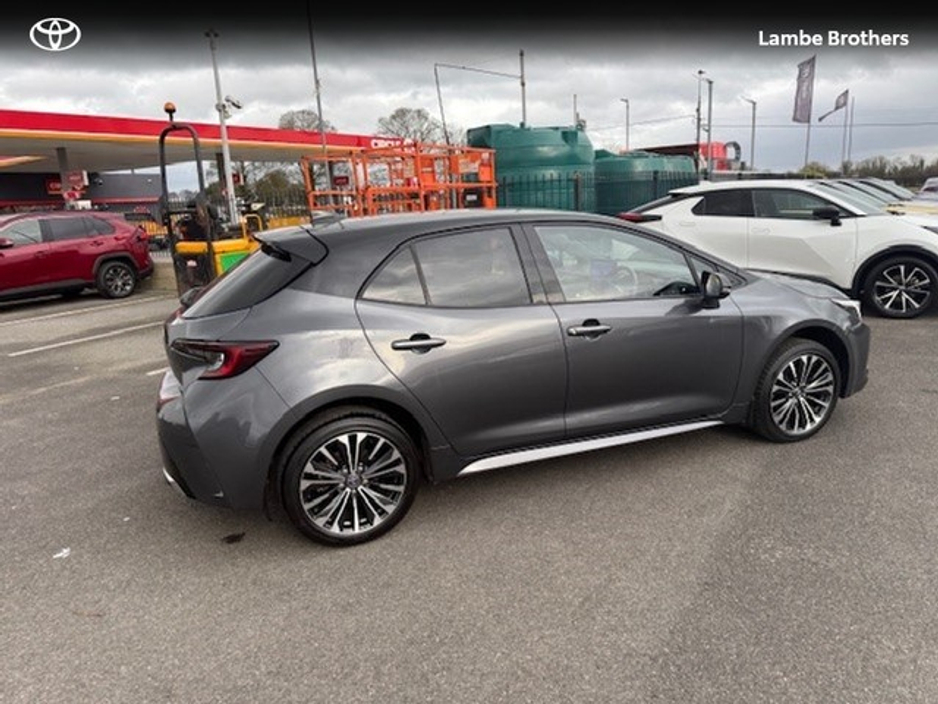 2024 Toyota Corolla - image 9