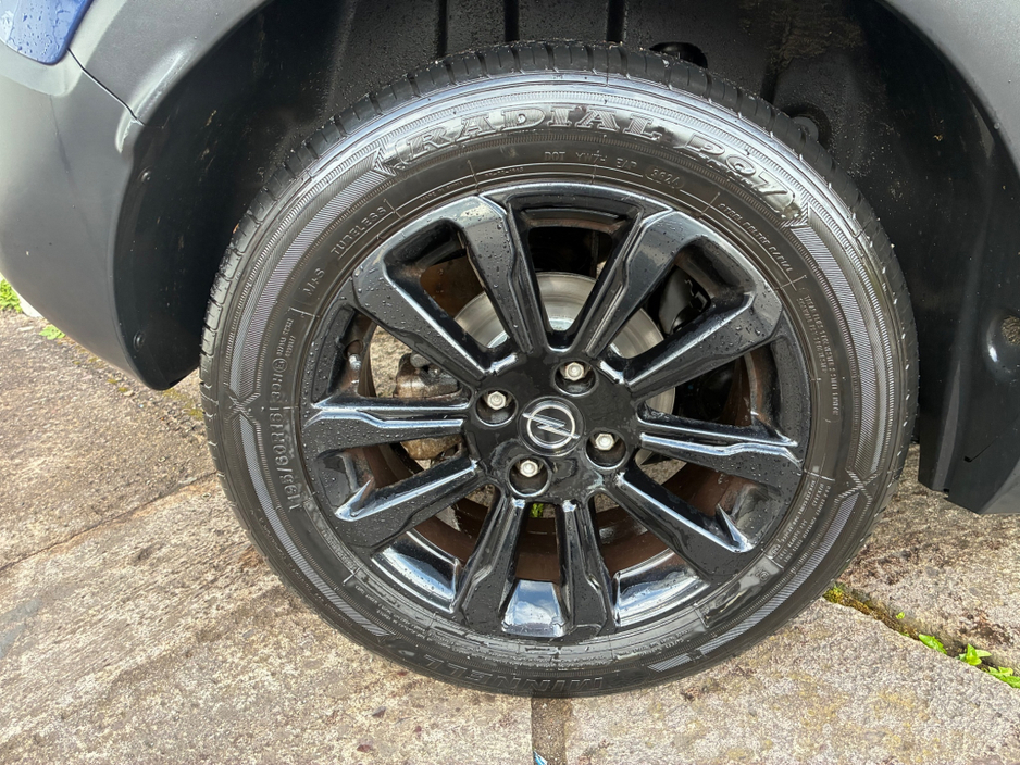 2022 Opel Crossland X - image 10