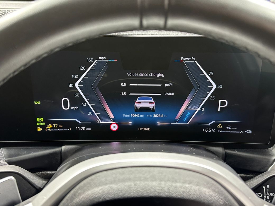 2025 BMW 3 Series - image 15