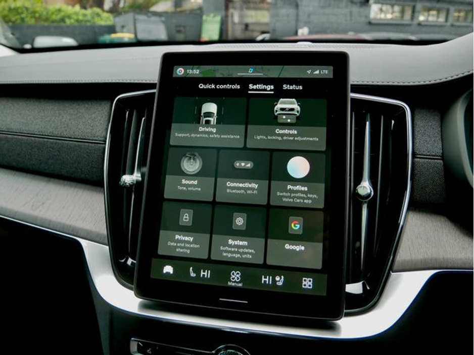 2026 Volvo XC90 - image 25