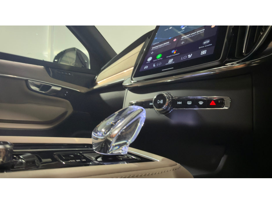 2025 Volvo XC90 + T8 PHEV AWD AUTO PLUS*7 SEATER*