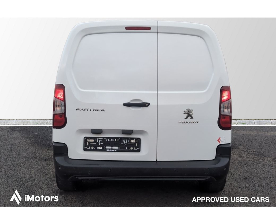 2022 Peugeot Partner - image 7