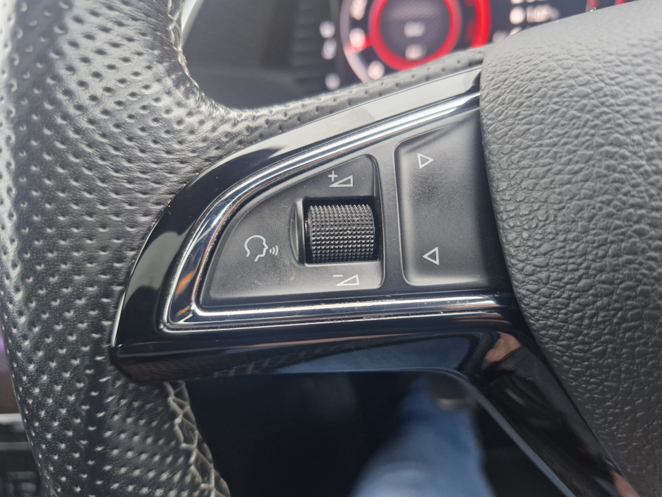 2020 Skoda Superb - image 12