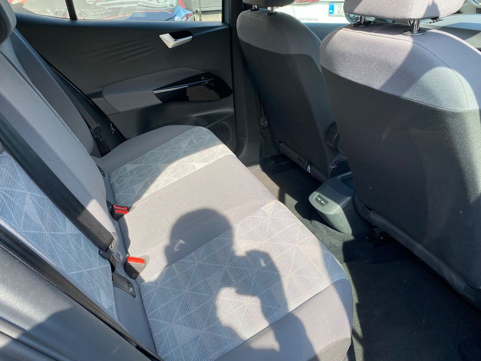 2022 Volkswagen ID.3 - image 10