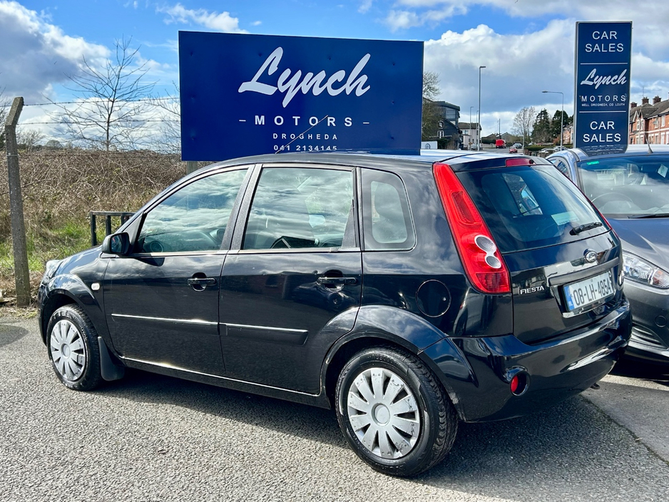 2008 Ford Fiesta - image 3