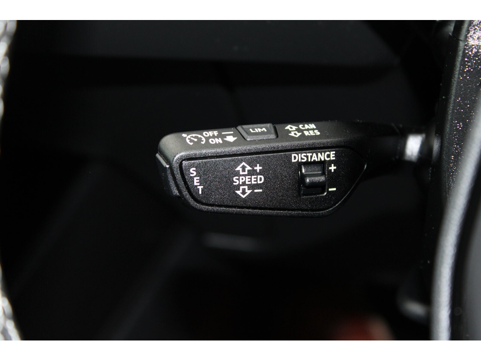 2022 Audi e-tron 55 quattro S Line €30,950