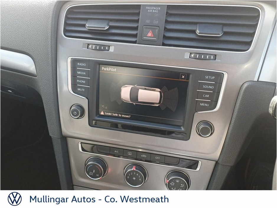 2015 Volkswagen Golf - image 16