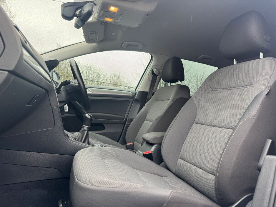 2016 Volkswagen Golf - image 12