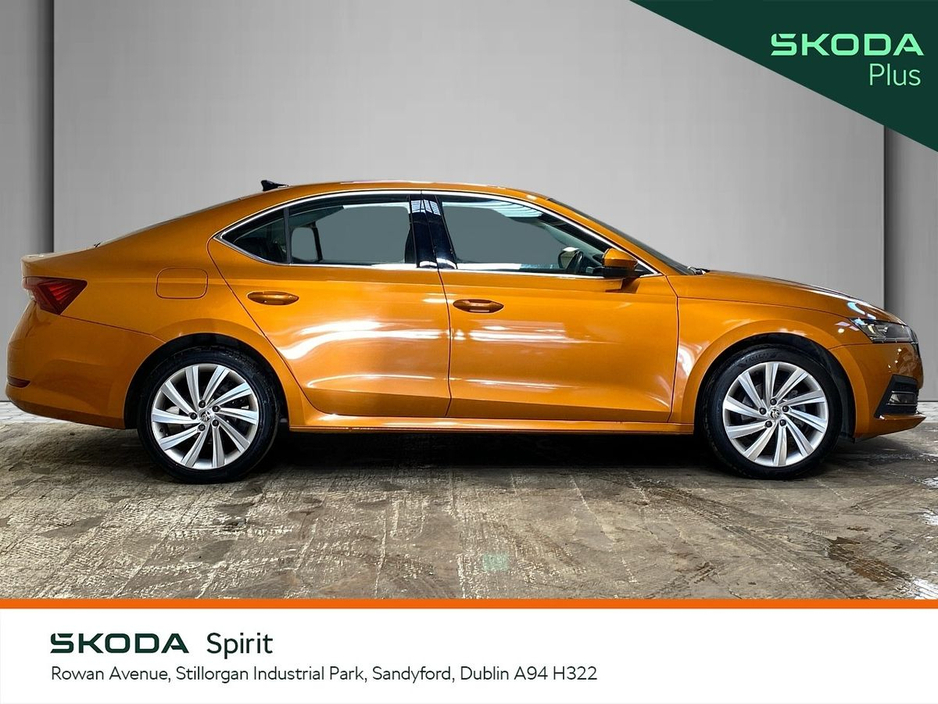 2023 Skoda Octavia - image 10