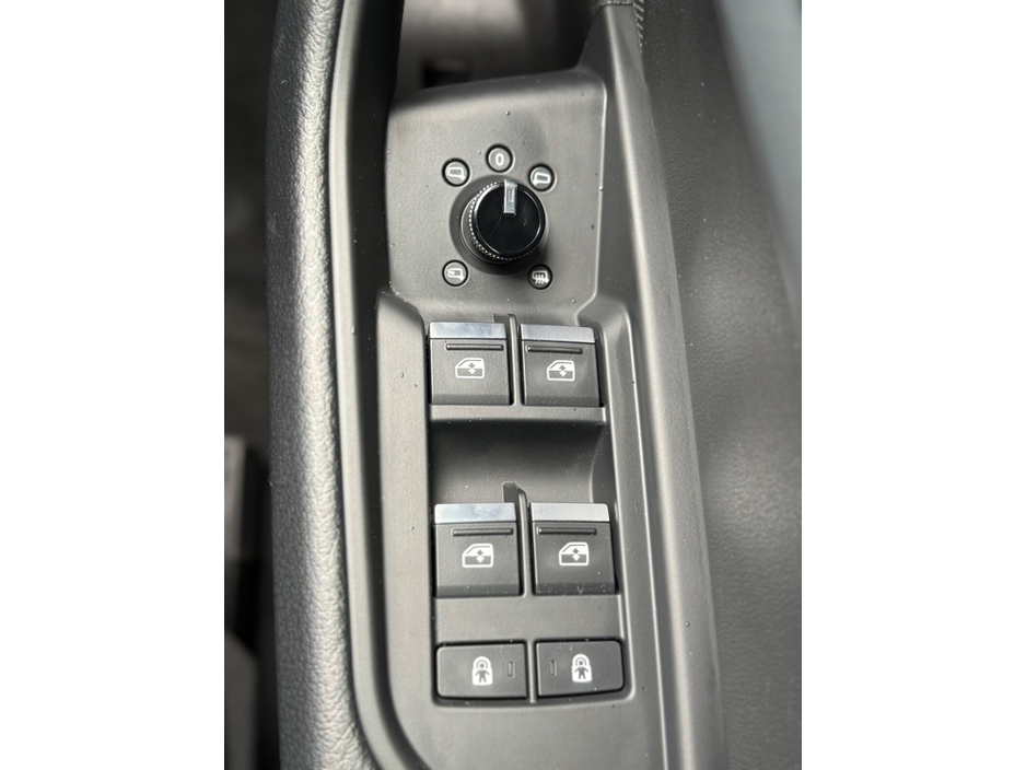 2024 Audi Q8 - image 36