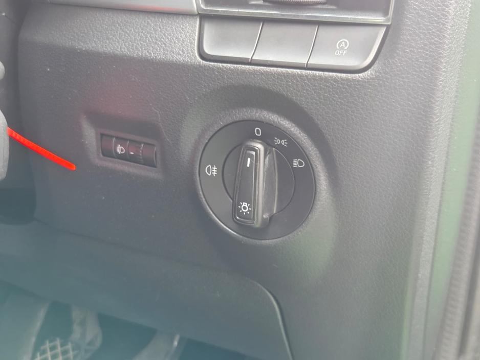 2017 Skoda Fabia - image 19