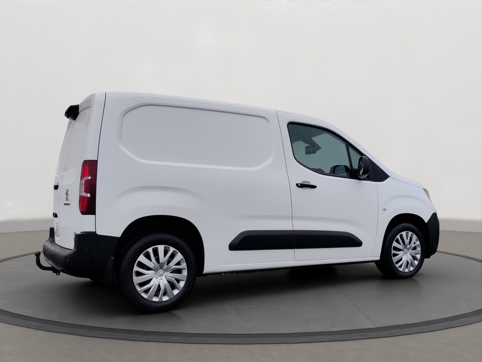 2020 Peugeot Partner  €10,995
