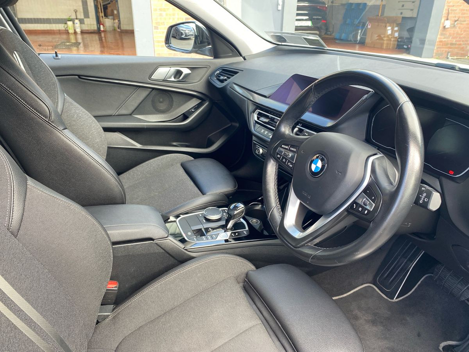 2021 BMW 1 Series - image 9