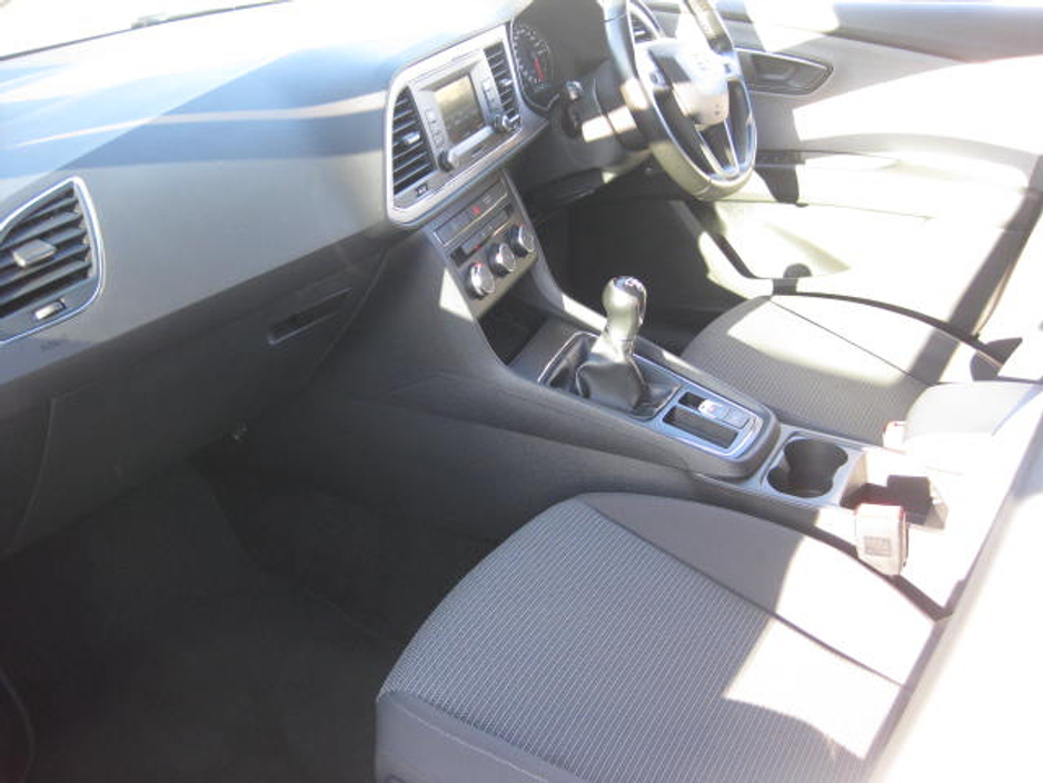 2020 SEAT Leon - image 9