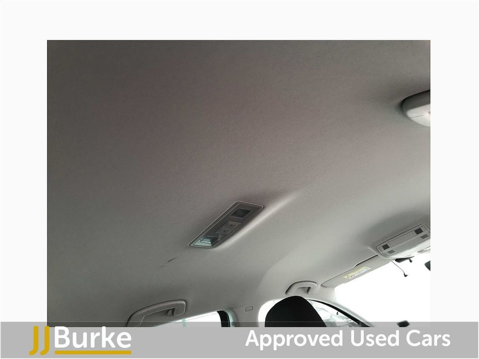 2020 Volkswagen Golf - image 19