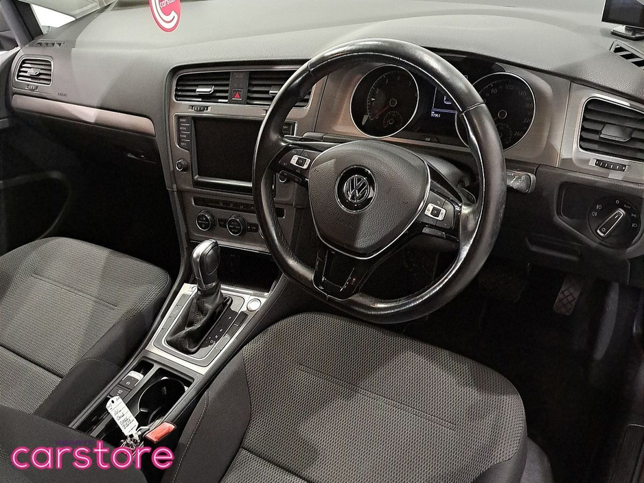 2015 Volkswagen Golf - image 15