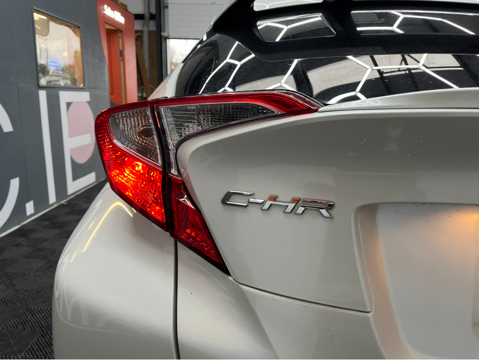 2021 Toyota C-HR - image 7