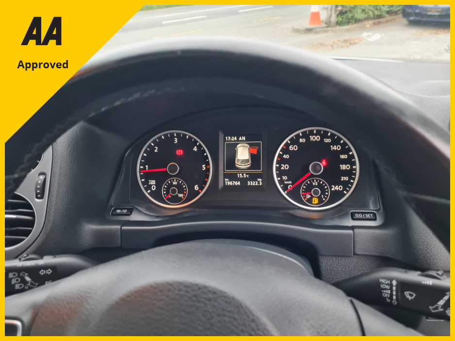 2015 Volkswagen Tiguan - image 34