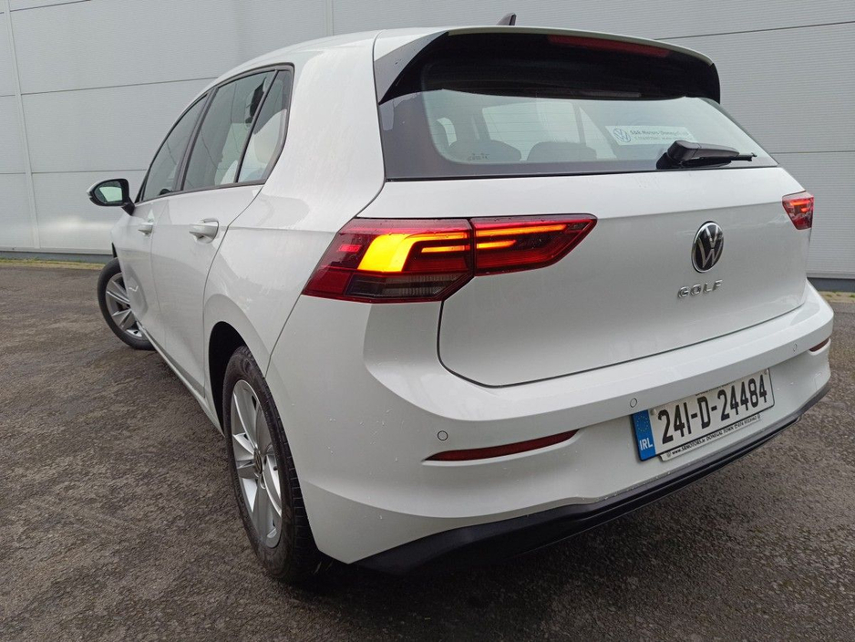 2024 Volkswagen Golf - image 3