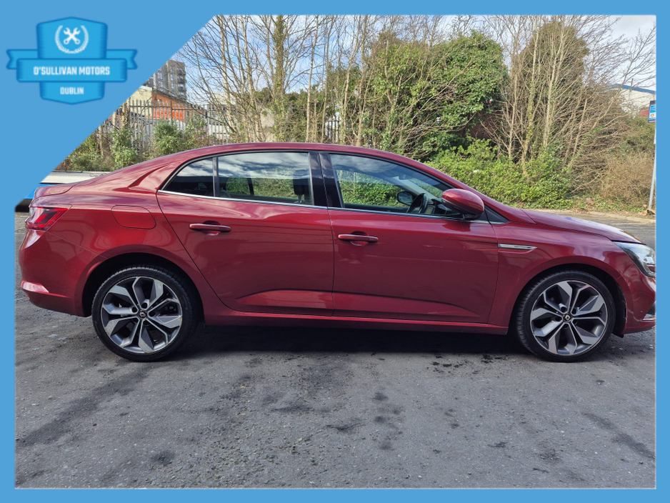 2019 Renault Megane - image 4