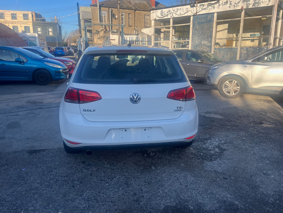 2016 Volkswagen Golf - image 4