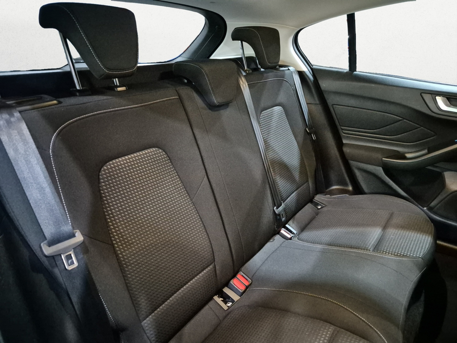 2022 Ford Focus - image 19