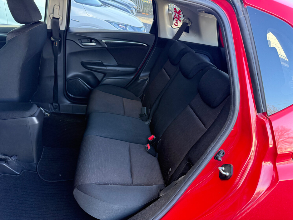 2016 Honda Jazz - image 20