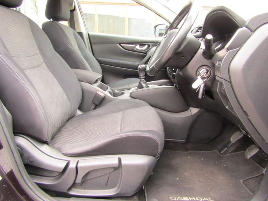 2014 Nissan Qashqai - image 14