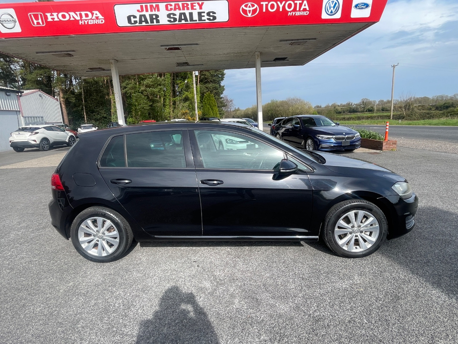 2016 Volkswagen Golf - image 9