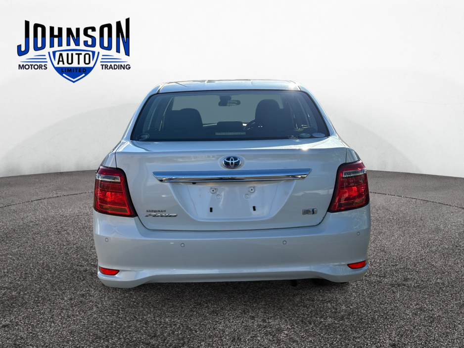 2018 Toyota Corolla - image 3