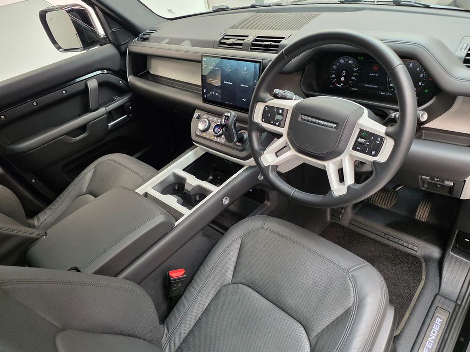 2025 Land Rover Defender *P300E HSE X-DYNAMIC*ONLY 3K MILES*AIR SUSPENSION* €106,950