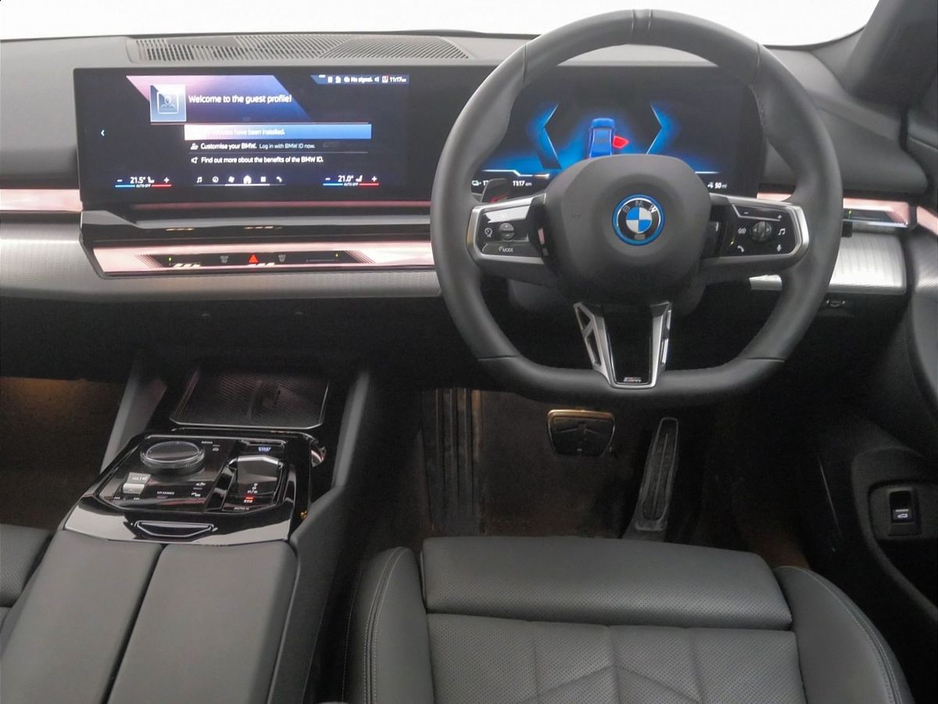 2024 BMW i5 - image 5