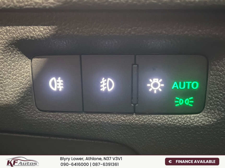 2023 Skoda Octavia - image 31