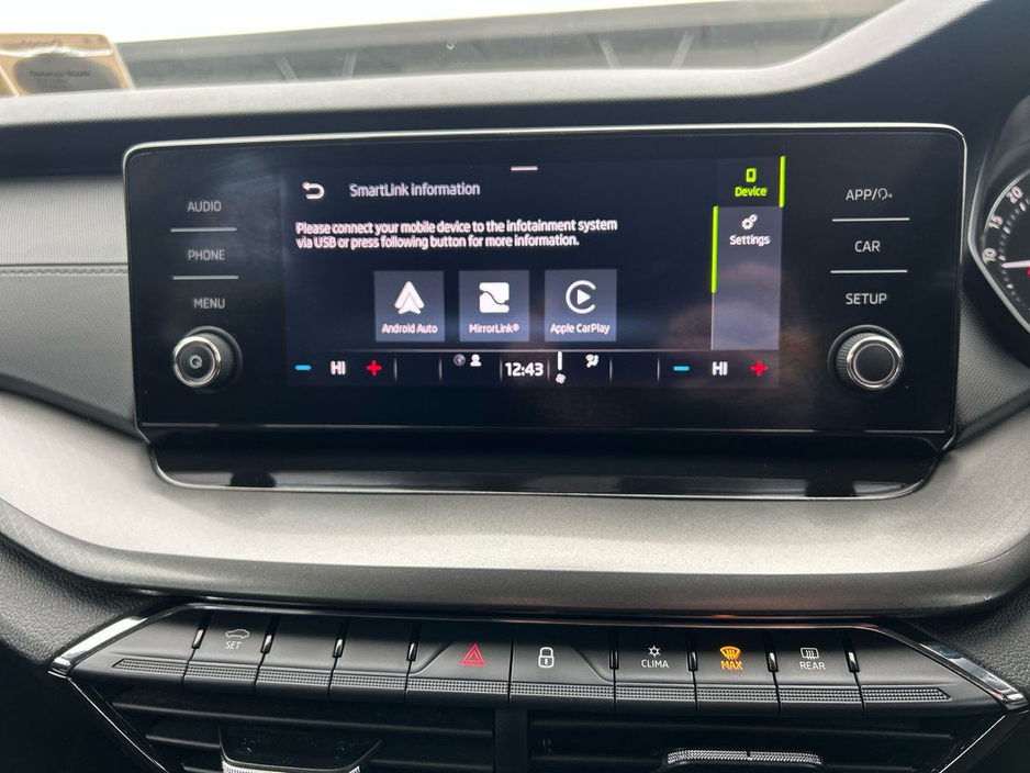 2022 Skoda Octavia - image 23