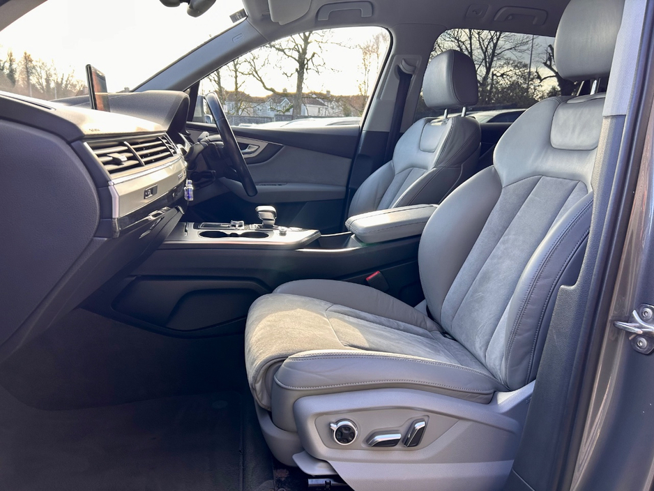 2015 Audi Q7 - image 11