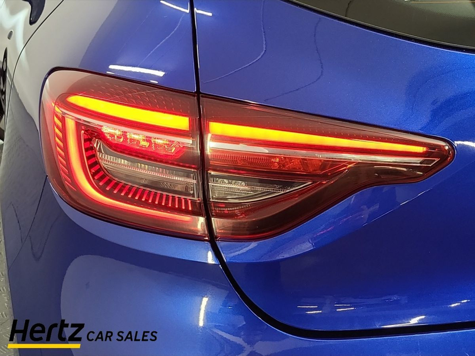 2023 Renault Clio - image 8