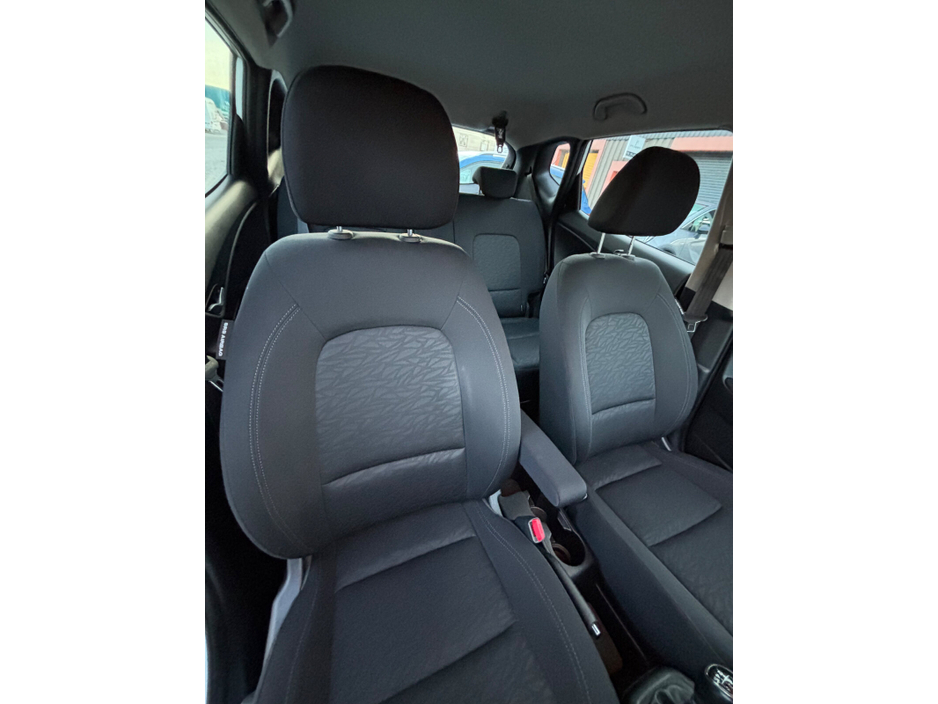 2020 Hyundai ix20 - image 21