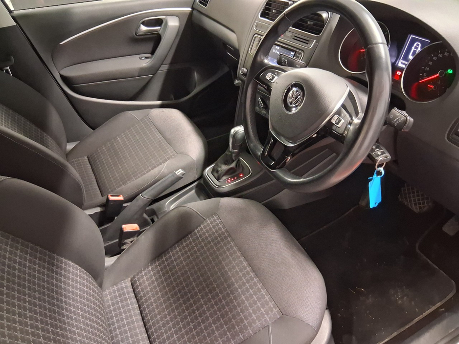 2016 Volkswagen Polo - image 6