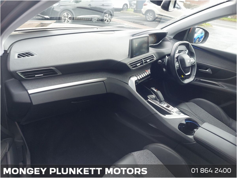 2018 Peugeot 3008 - image 14