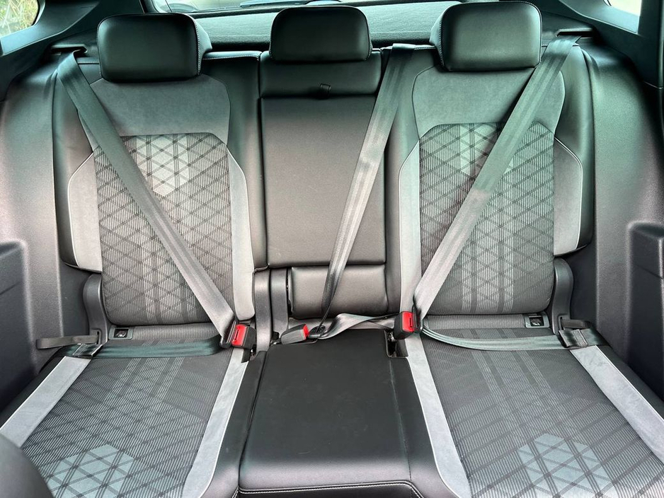 2023 Volkswagen Tiguan - image 13