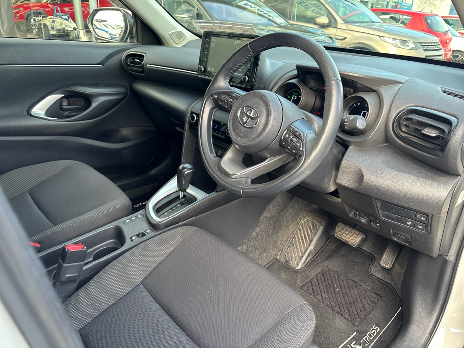 2020 Toyota Yaris Cross - image 6